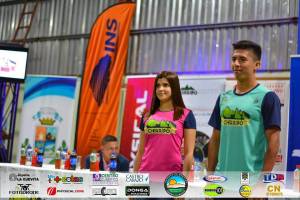 Participantes posando al frente en conferencia de prensa Carrera Chirripó 2019