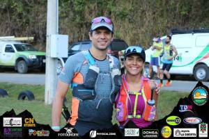 Pareja de Corredores posando en Carrera Chirripó 2019